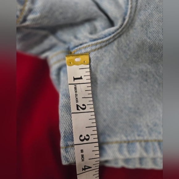 Y2k vintage style light wash womens jean shorts - Picture 5 of 8